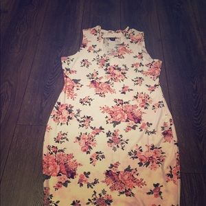 Beautiful floral detailed dress